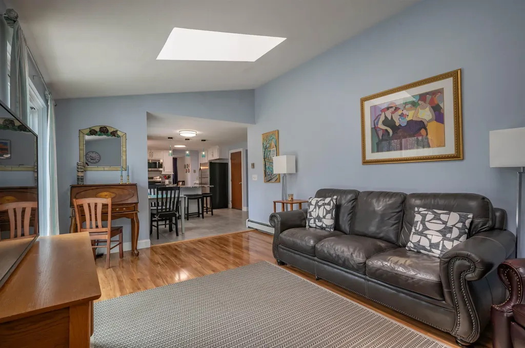 14 Olympia Circle Nashua NH 03062