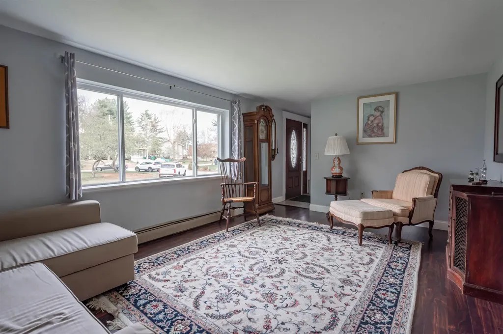 14 Olympia Circle Nashua NH 03062