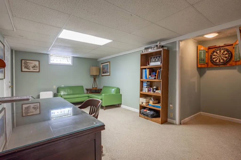 14 Olympia Circle Nashua NH 03062