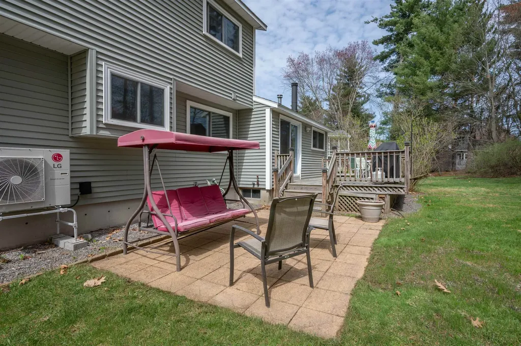 14 Olympia Circle Nashua NH 03062