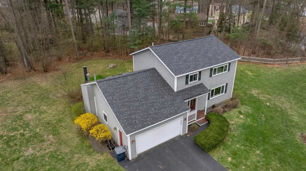 14 Olympia Circle Nashua NH 03062