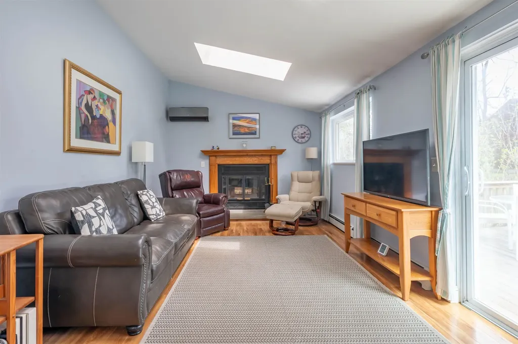 14 Olympia Circle Nashua NH 03062