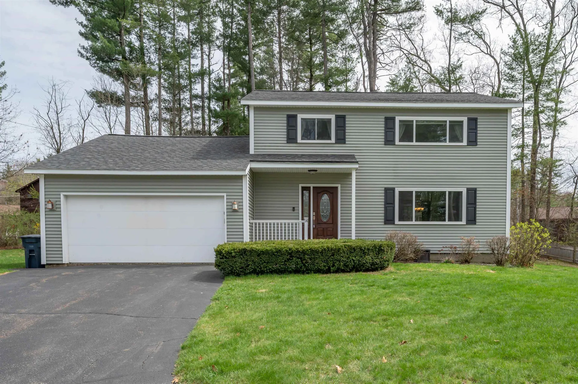 14 Olympia Circle Nashua NH 03062