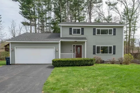 14 Olympia Circle Nashua NH 03062
