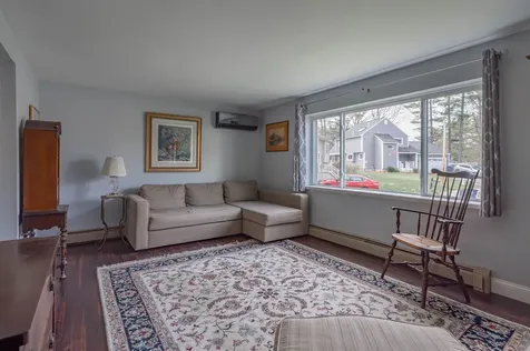 14 Olympia Circle Nashua NH 03062