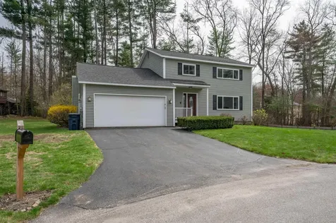14 Olympia Circle Nashua NH 03062