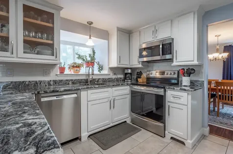 14 Olympia Circle Nashua NH 03062