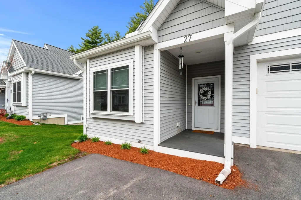 27 Abenaki Circle Merrimack NH 03054