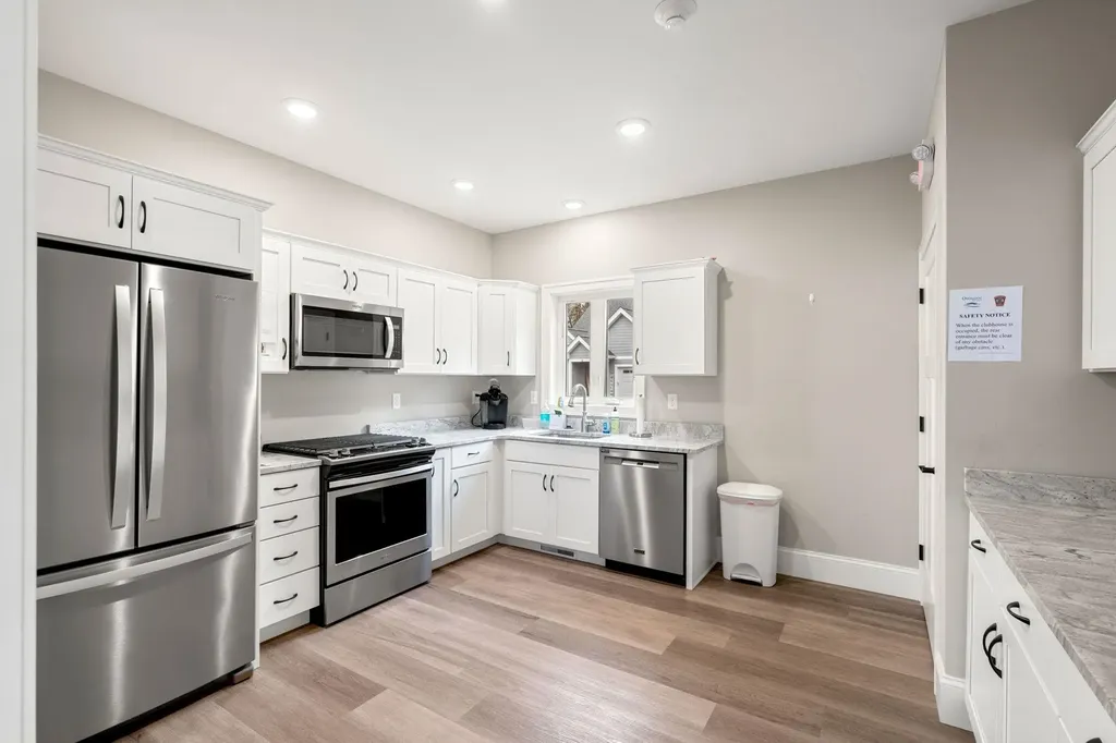 27 Abenaki Circle Merrimack NH 03054