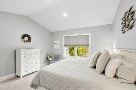 27 Abenaki Circle Merrimack NH 03054
