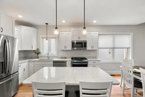 27 Abenaki Circle Merrimack NH 03054