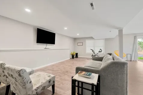 27 Abenaki Circle Merrimack NH 03054