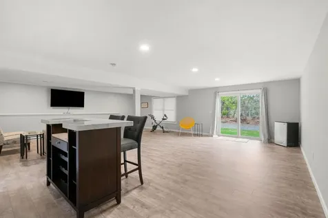 27 Abenaki Circle Merrimack NH 03054