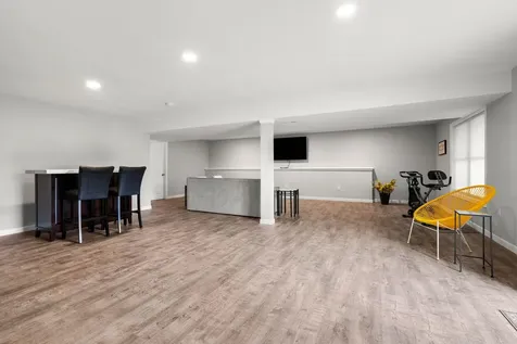 27 Abenaki Circle Merrimack NH 03054