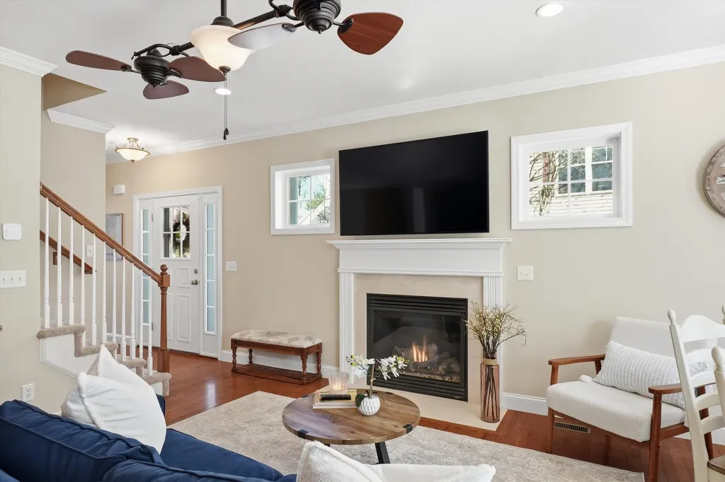4 Manor Drive Hooksett NH 03106