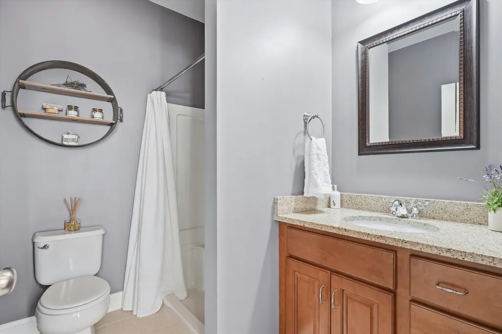 4 Manor Drive Hooksett NH 03106