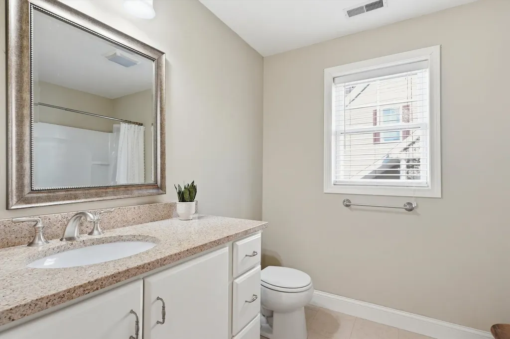 4 Manor Drive Hooksett NH 03106