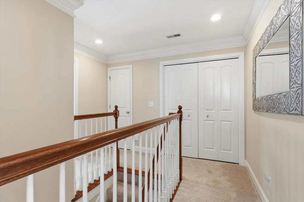 4 Manor Drive Hooksett NH 03106