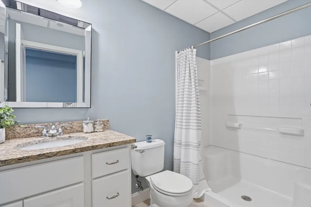 4 Manor Drive Hooksett NH 03106