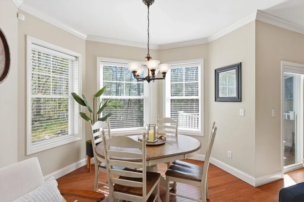 4 Manor Drive Hooksett NH 03106