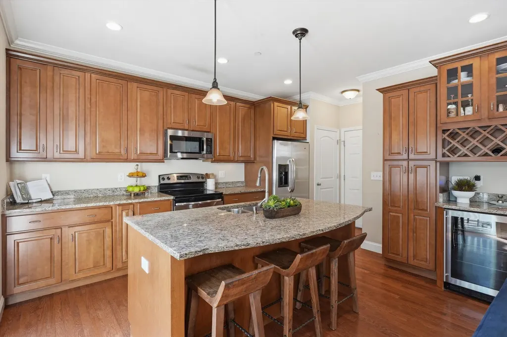 4 Manor Drive Hooksett NH 03106