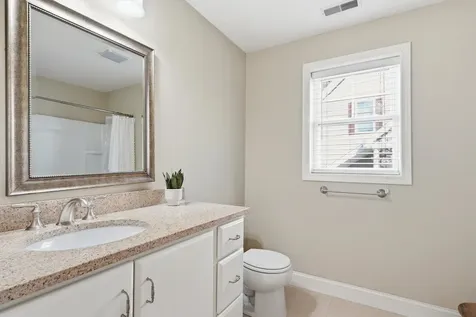 4 Manor Drive Hooksett NH 03106