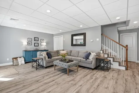 4 Manor Drive Hooksett NH 03106