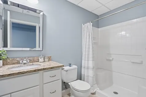 4 Manor Drive Hooksett NH 03106