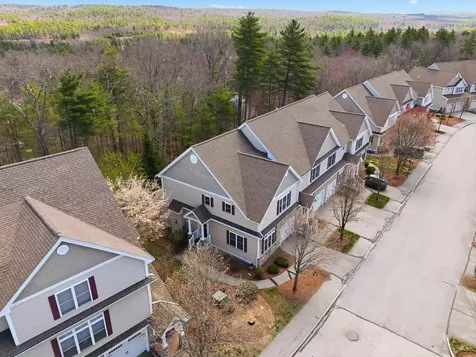 4 Manor Drive Hooksett NH 03106