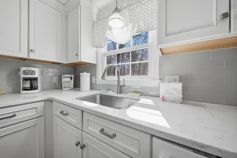 26 Bedard Avenue Derry NH 03038