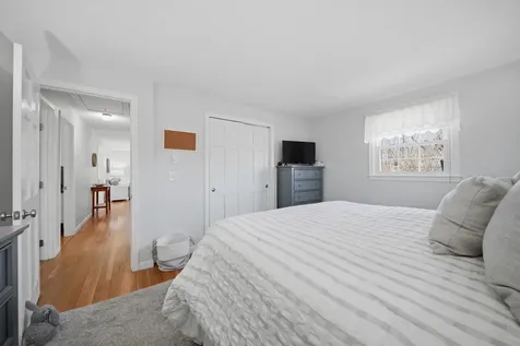 26 Bedard Avenue Derry NH 03038