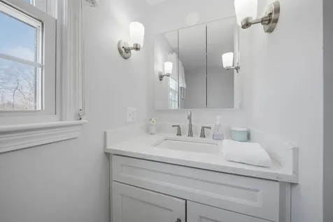26 Bedard Avenue Derry NH 03038