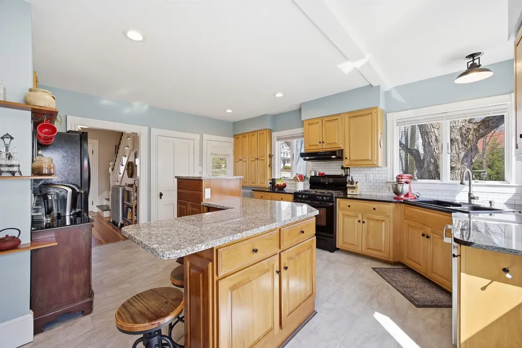 285 Pleasant Street Concord NH 03301