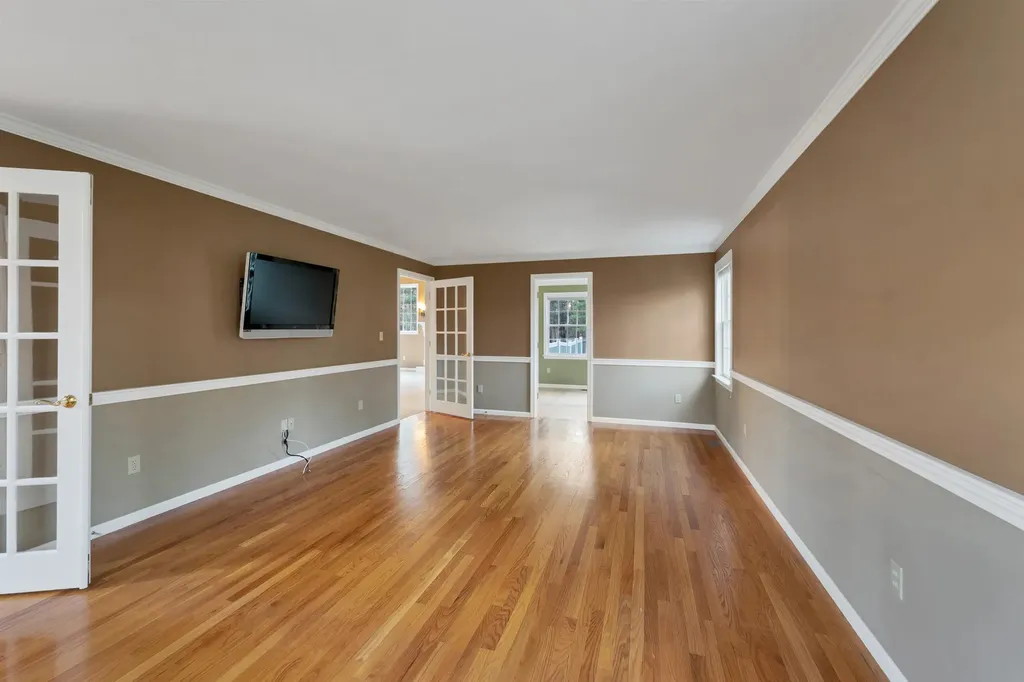 34 Stowecroft Drive Hampton NH 03842