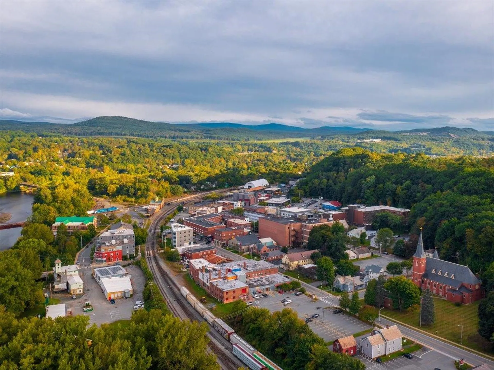 15 Railroad Row Hartford VT 05001
