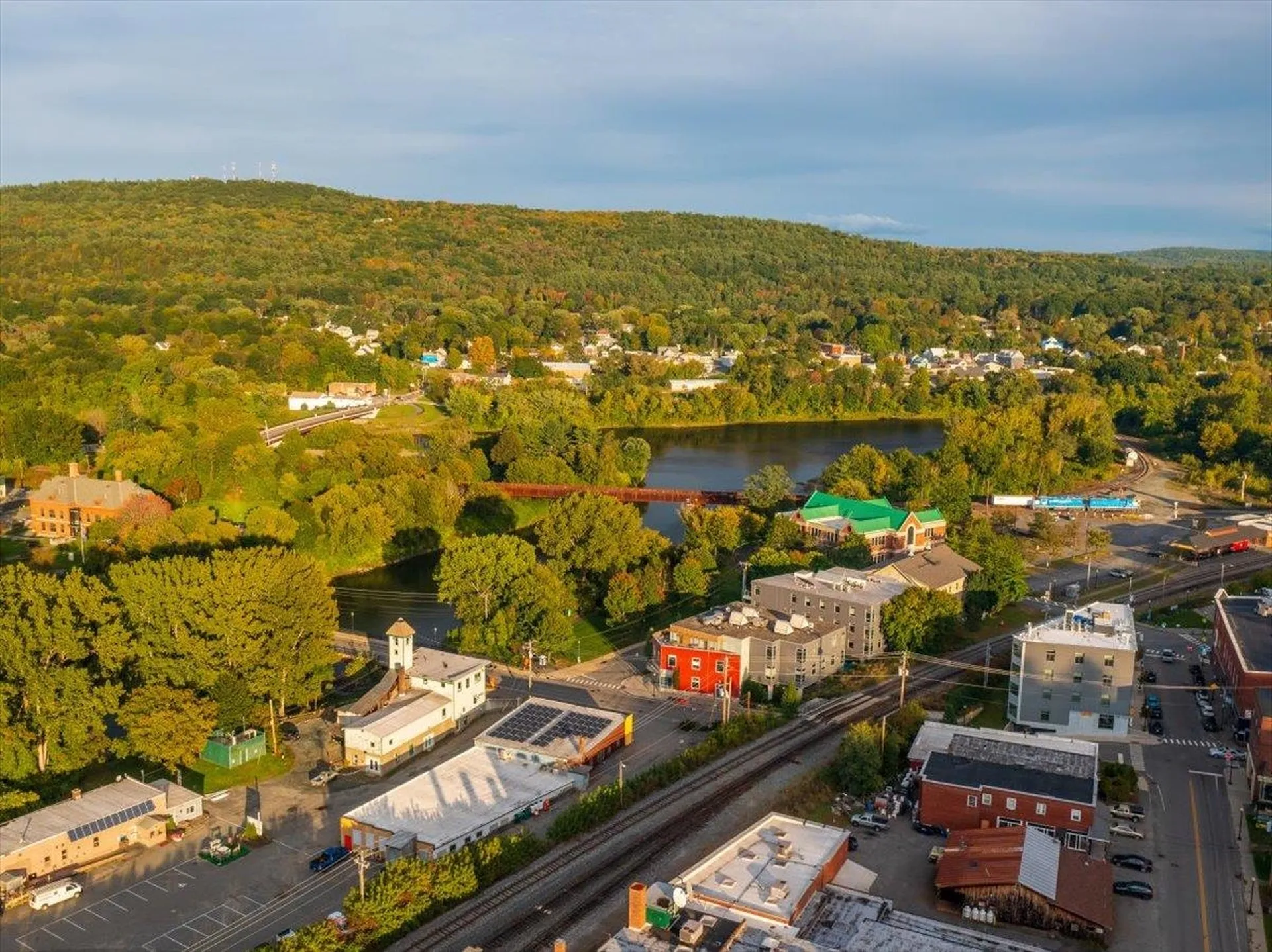 15 Railroad Row Hartford VT 05001