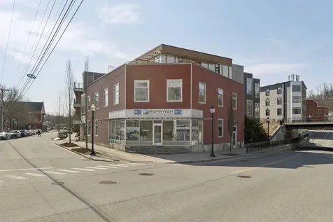 15 Railroad Row Hartford VT 05001