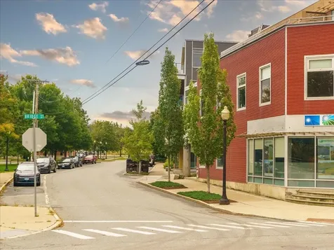15 Railroad Row Hartford VT 05001