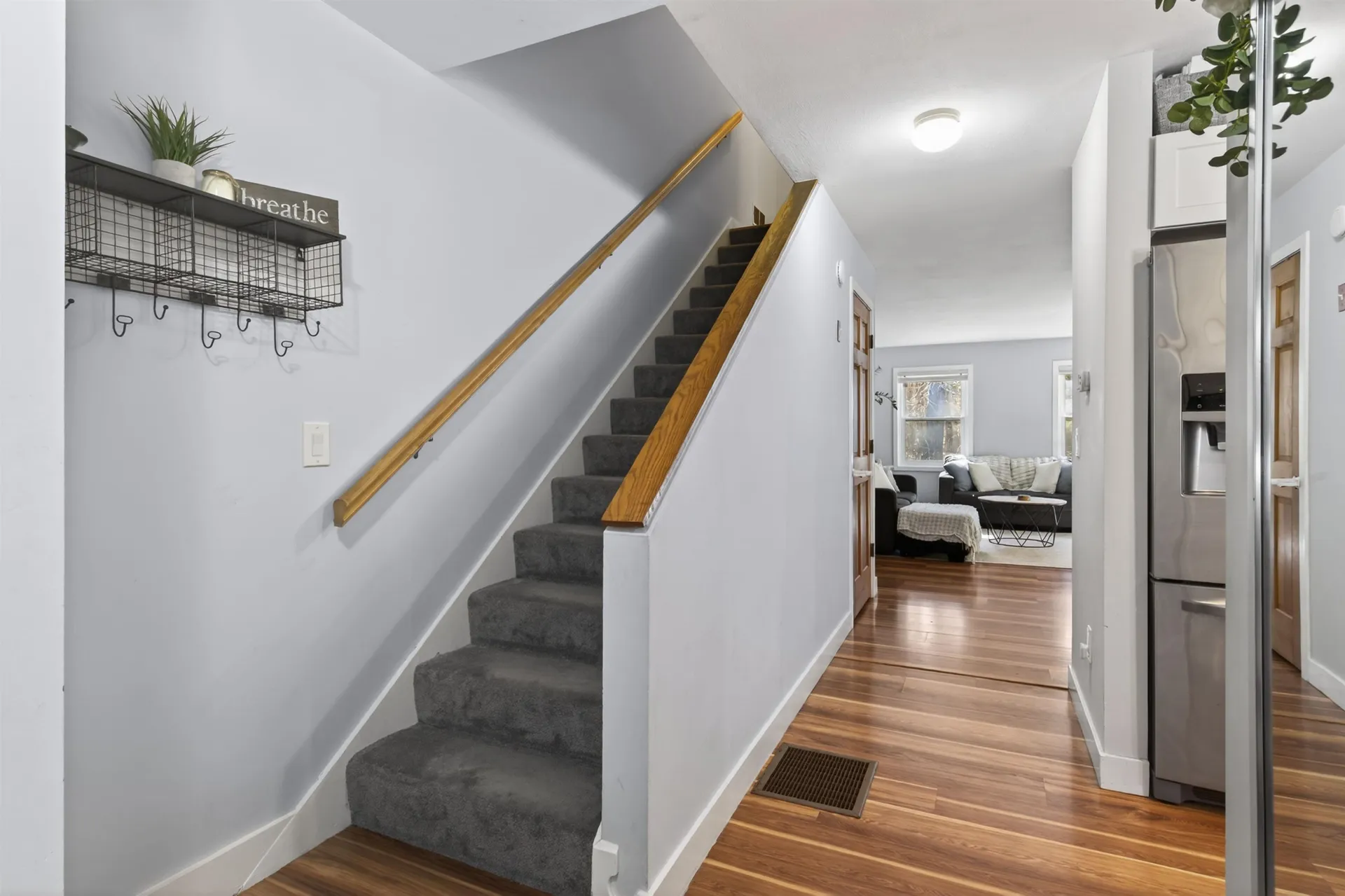 24 Swaan Drive Lee NH 03861