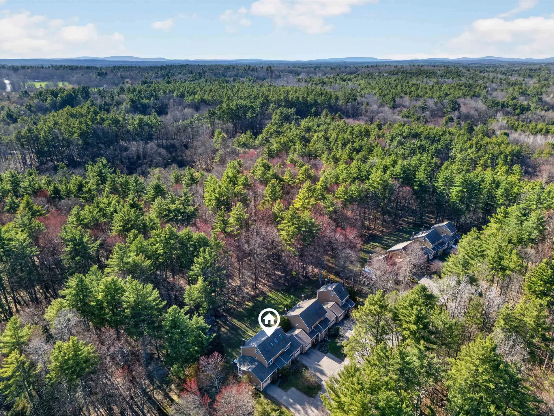 24 Swaan Drive Lee NH 03861