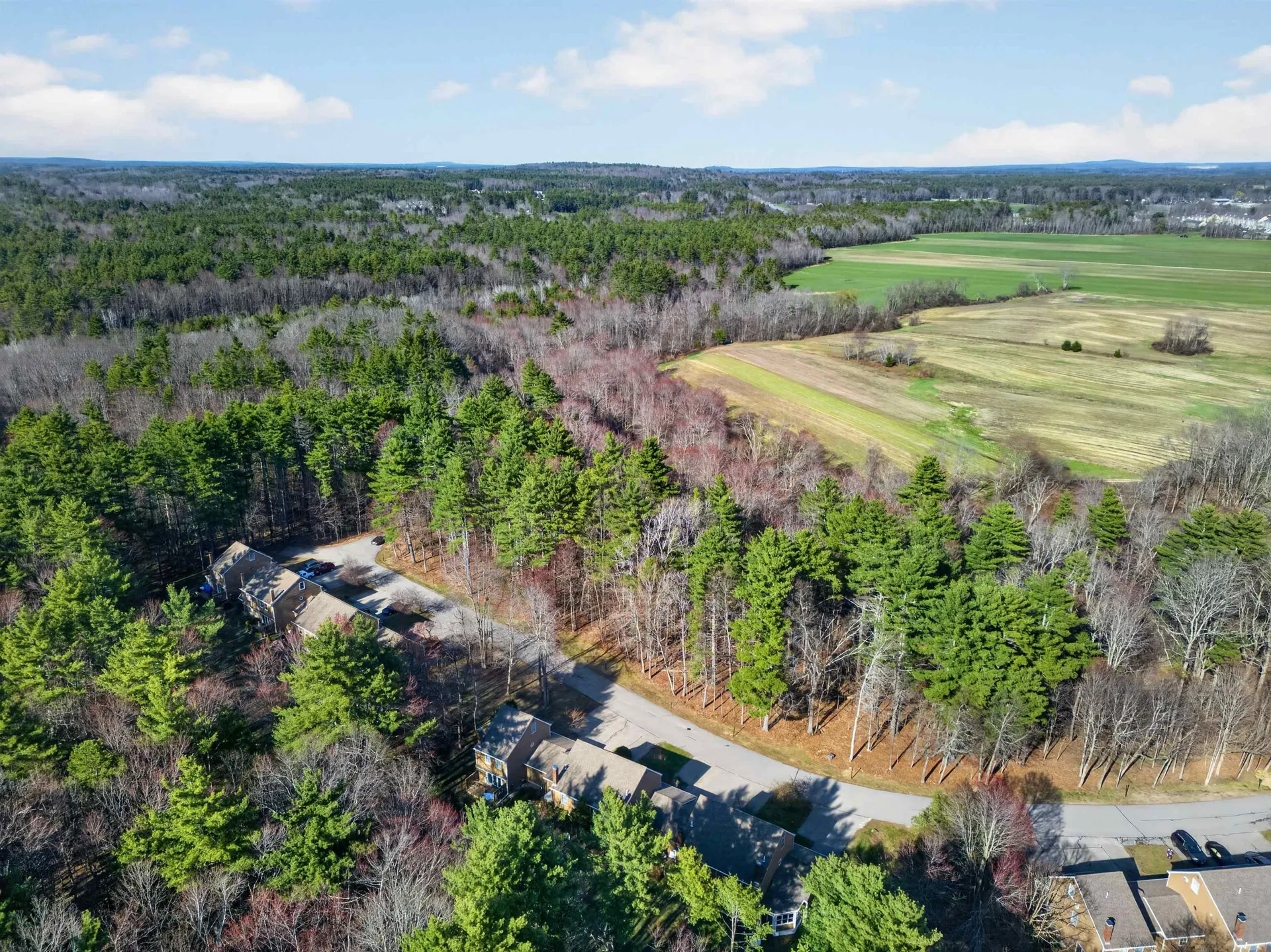 24 Swaan Drive Lee NH 03861