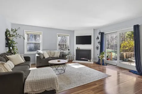 24 Swaan Drive Lee NH 03861