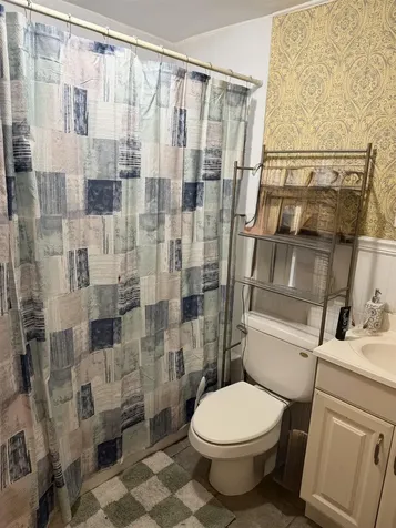 7 Lancelot Court Salem NH 03079