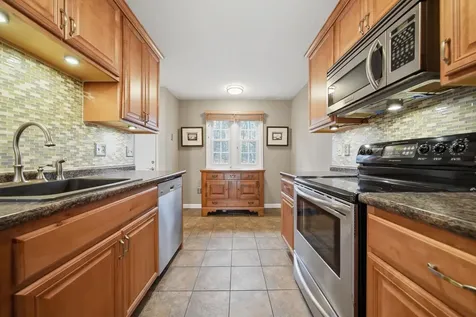 424 Fox Hollow Way Manchester NH 03104