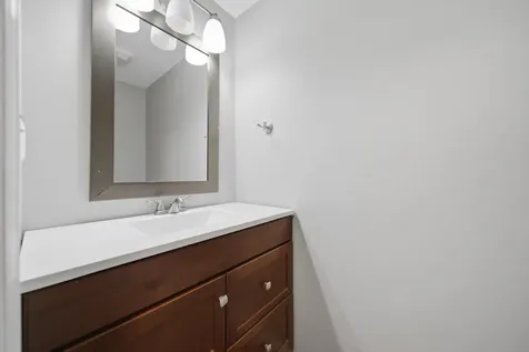 424 Fox Hollow Way Manchester NH 03104
