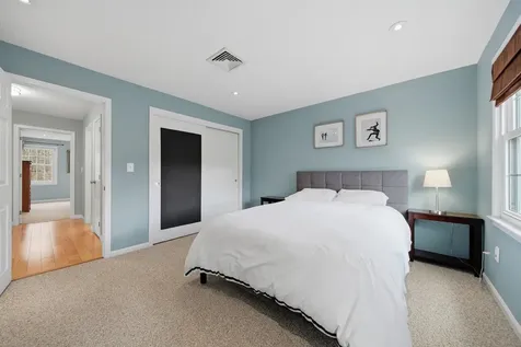 424 Fox Hollow Way Manchester NH 03104