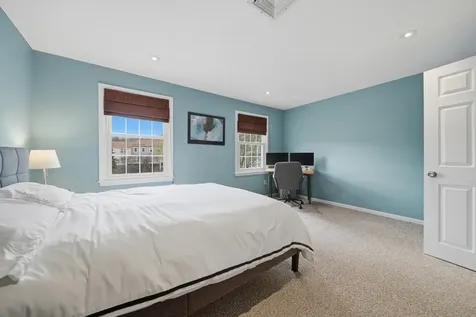 424 Fox Hollow Way Manchester NH 03104