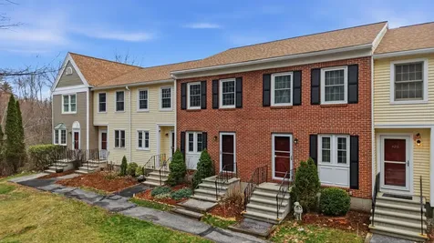 424 Fox Hollow Way Manchester NH 03104