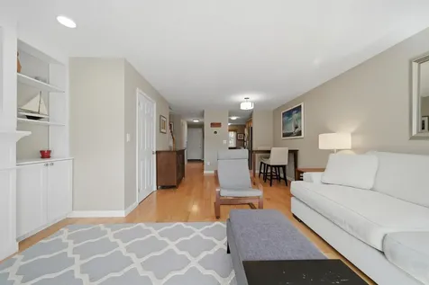 424 Fox Hollow Way Manchester NH 03104