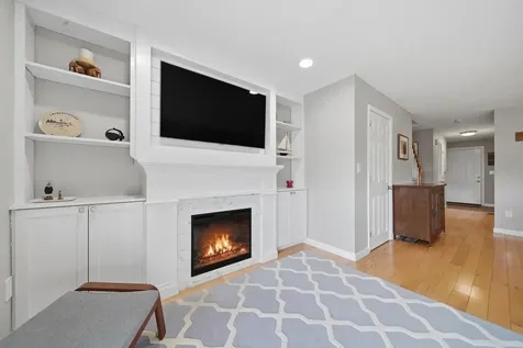 424 Fox Hollow Way Manchester NH 03104